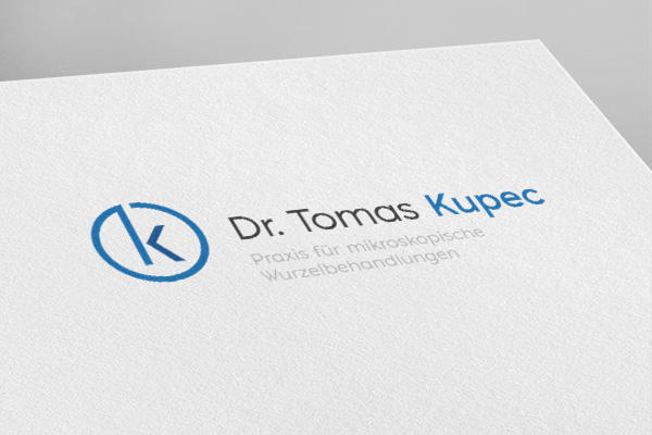 Praxis für mikroskopische Wurzelbehandlungen Dr. Tomas Kupec in Dornbirn / Österreich Logodesign